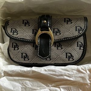DOONEY & BOURKE - small clutch.
